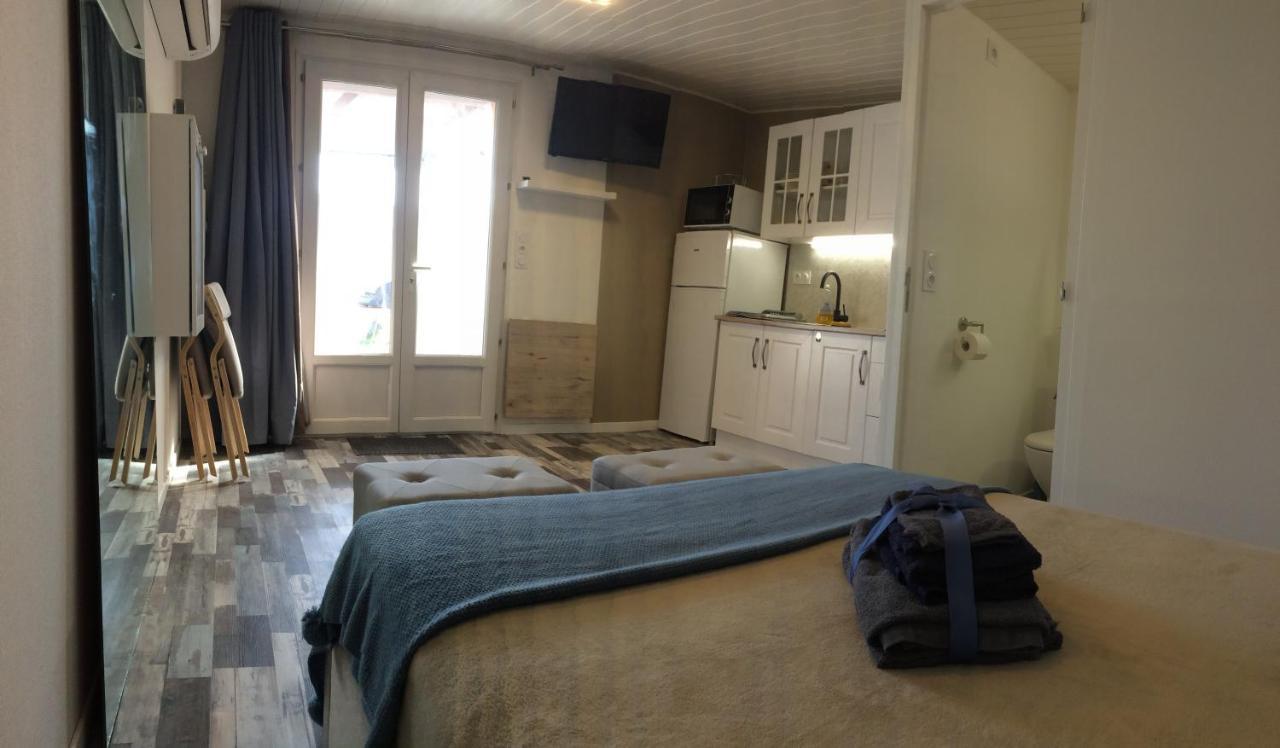 Les Logis D'Argent Studio Independant Parking Entree Autonome Linge De Lit Et Serviettes Wifi Fibre Tv Connectee ميميزا بلاج المظهر الخارجي الصورة